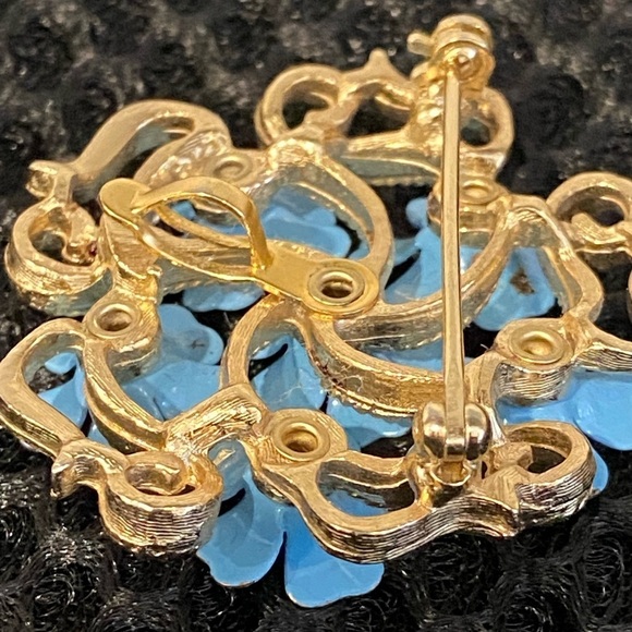 Forget-me-Not Signed Avon Brooch Pin Blue Flowers
Love Blossoms - Picture 6 of 9